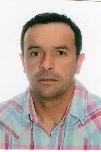 Aitor Fuente Ortuzar: Operador de gura torre y albañil oficial de 1ª  en san vicente de la barquera Cantabria