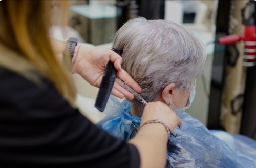 Trabajo2 Peluquera a domicilio personas mayores - Antonia C.