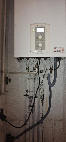Trabajo1 Instalación y mantenimiento aire acondicionado etc  en Barcelona - Ueslei