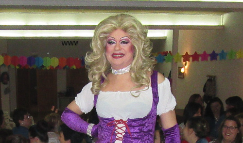 Trabajo4 Drag Queen Gabrielle - Artista animador y showman para eventos y fiestas  en Madrid