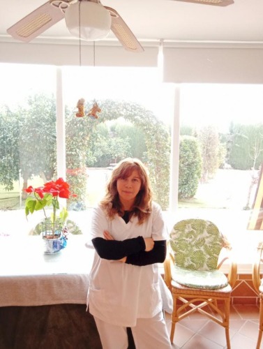 Trabajo1 Socio sanitaria ( auxiliar de enfermería) en L' Hospitalet de Llobregat Barcelona - Betty Quijan.