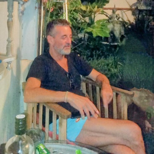 Trabajo1 Masajista y terapeuta holístico en Sitges Barcelona - Fran Sitges