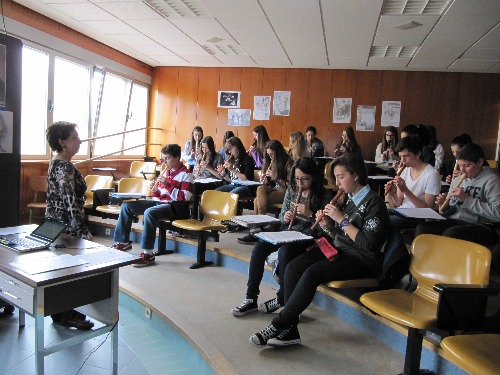 Trabajo2 Profesora de música (piano y lenguaje musical).  Directora de coro.  Licenciada en ciencias químicas. - Carmen Esbri