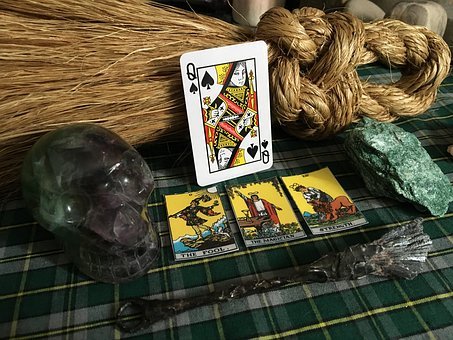 Trabajo3 Vidente parapsicólogo.  Echo cartas tarot  en Madrid - Ignacio Mariano Hernández Sanmamés
