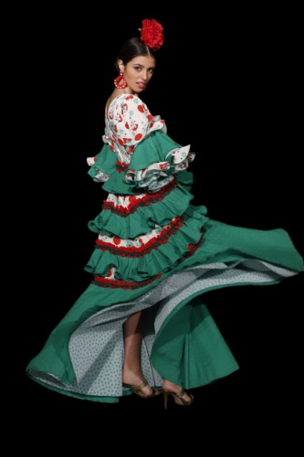 Trabajo2 Diseñadora de trajes de moda flamenca - Manoli Zambrano