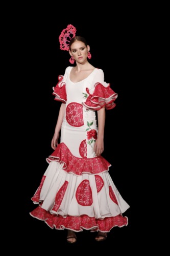 Trabajo3 Diseñadora de trajes de moda flamenca  en Huelva - Manoli Zambrano